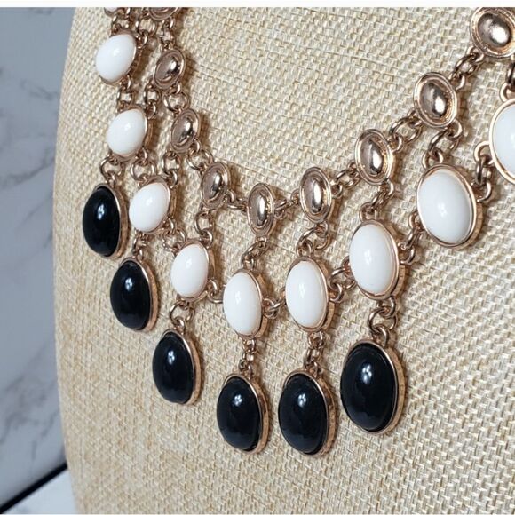 BIB STYLE Statement Necklace Goldtone Black White - Picture 2 of 9